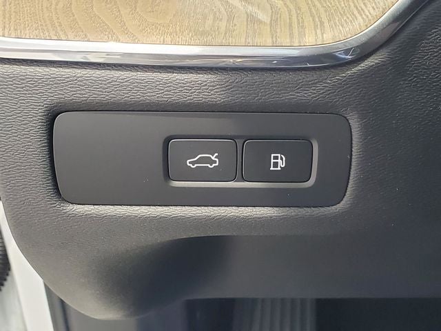 2026 Volvo XC60 Plug-In Hybrid T8 Plus