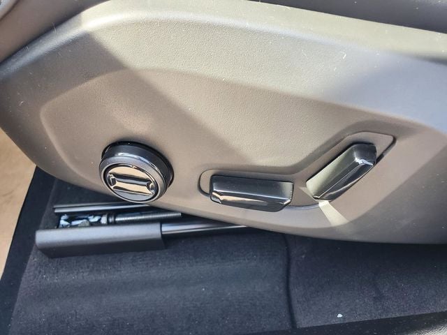2026 Volvo XC60 Plug-In Hybrid T8 Plus