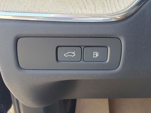 2026 Volvo XC60 Plug-In Hybrid T8 Plus