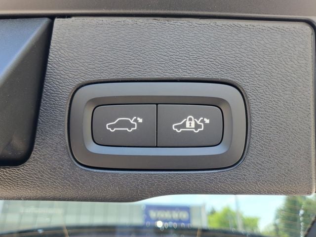 2026 Volvo XC60 Plug-In Hybrid T8 Plus