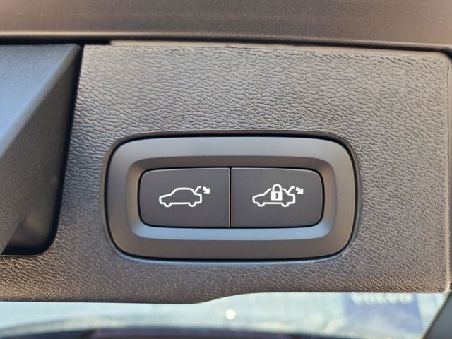 2026 Volvo XC60 Plug-In Hybrid T8 Plus