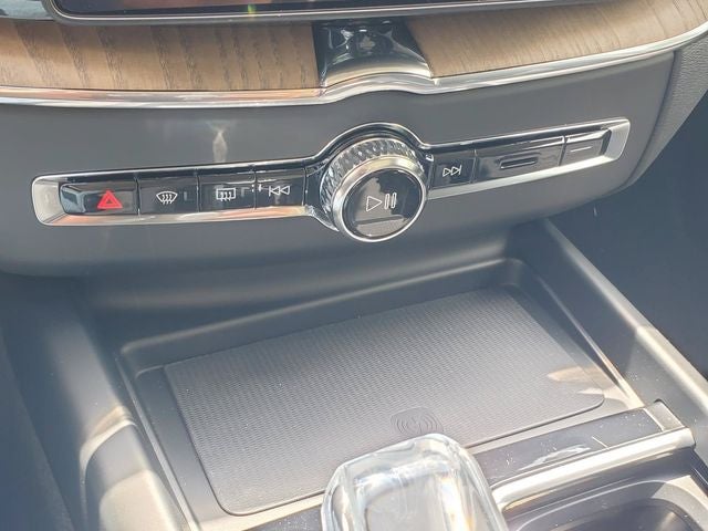 2026 Volvo XC60 Plug-In Hybrid T8 Plus