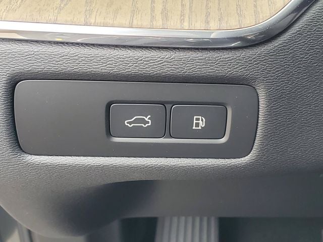 2026 Volvo XC60 Plug-In Hybrid T8 Plus