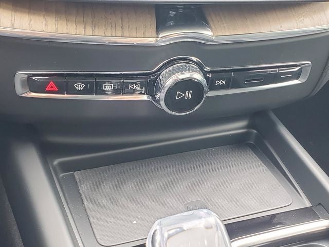 2026 Volvo XC60 Plug-In Hybrid T8 Plus