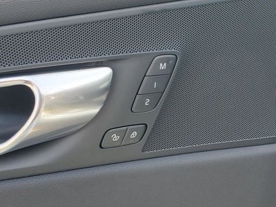 2026 Volvo XC60 Plug-In Hybrid T8 Plus