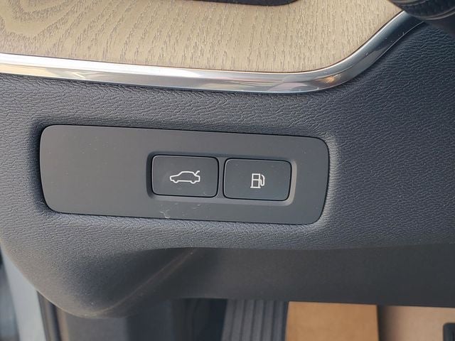 2026 Volvo XC60 Plug-In Hybrid T8 Plus
