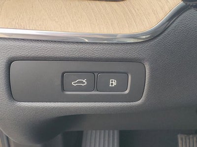2026 Volvo XC60 Plug-In Hybrid T8 Plus