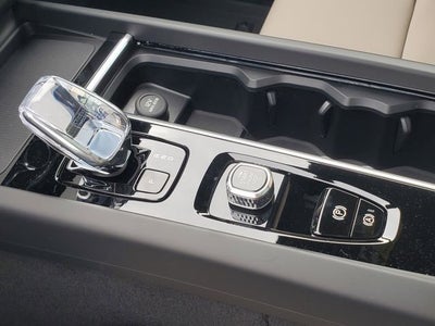2026 Volvo XC60 Plug-In Hybrid T8 Plus