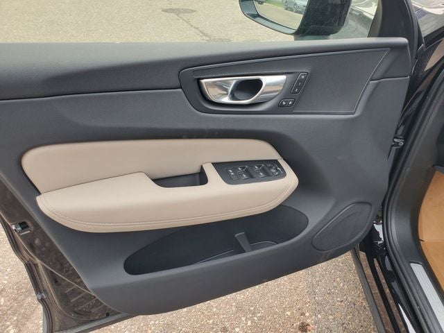 2026 Volvo XC60 Plug-In Hybrid T8 Plus