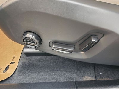 2026 Volvo XC60 Plug-In Hybrid T8 Plus
