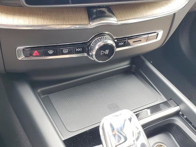 2026 Volvo XC60 Plug-In Hybrid T8 Plus