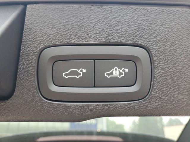 2026 Volvo XC60 Plug-In Hybrid T8 Plus
