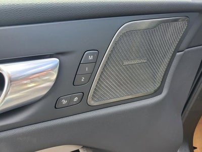 2026 Volvo XC60 Plug-In Hybrid T8 Plus