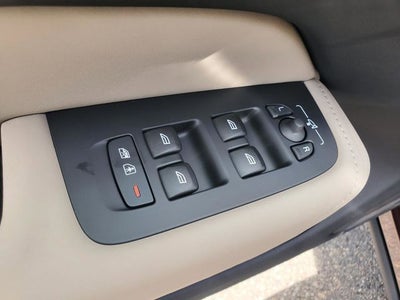 2026 Volvo XC60 Plug-In Hybrid T8 Plus