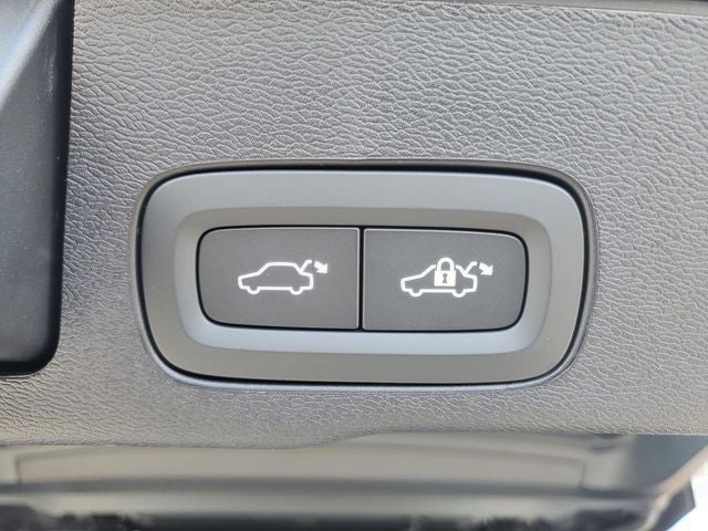 2026 Volvo XC60 Plug-In Hybrid T8 Plus