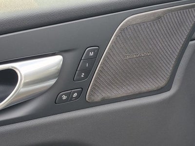 2026 Volvo XC60 Plug-In Hybrid T8 Ultra Black Edition