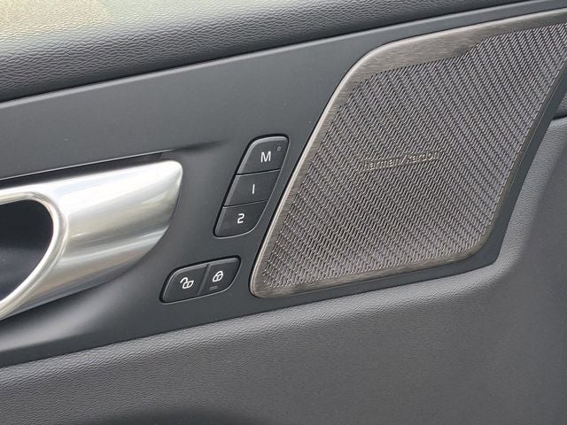 2026 Volvo XC60 Plug-In Hybrid T8 Ultra Black Edition