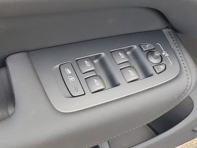 2026 Volvo XC60 Plug-In Hybrid T8 Ultra Black Edition