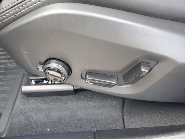 2026 Volvo XC60 Plug-In Hybrid T8 Ultra Black Edition