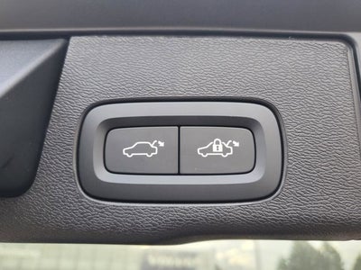 2026 Volvo XC60 Plug-In Hybrid T8 Ultra Black Edition