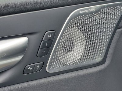 2026 Volvo XC60 Plug-In Hybrid T8 Ultra Black Edition