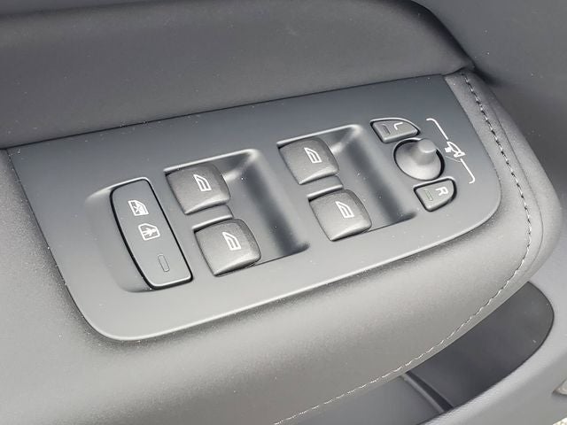 2026 Volvo XC60 Plug-In Hybrid T8 Ultra Black Edition