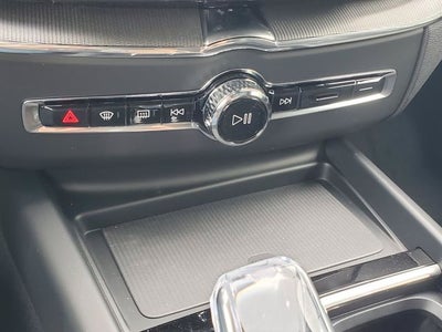 2026 Volvo XC60 Plug-In Hybrid T8 Ultra Black Edition