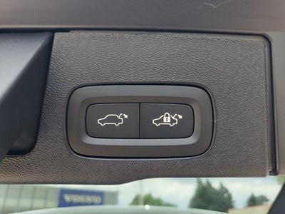 2026 Volvo XC60 Plug-In Hybrid T8 Ultra Black Edition