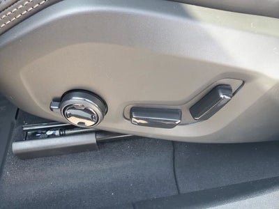 2026 Volvo XC60 Plug-In Hybrid T8 Ultra Black Edition