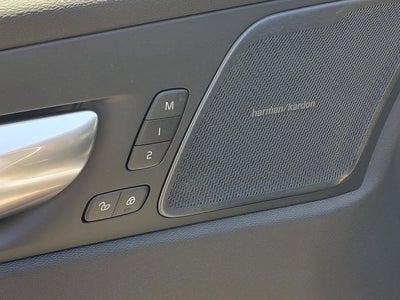 2026 Volvo XC60 Plug-In Hybrid T8 Ultra Black Edition