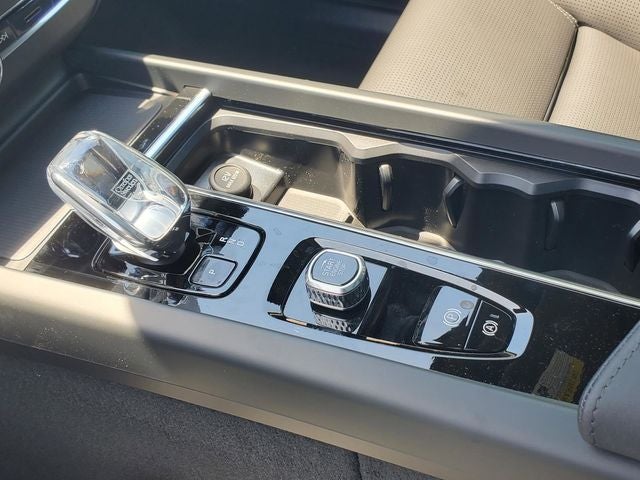 2026 Volvo XC60 Plug-In Hybrid T8 Ultra Black Edition