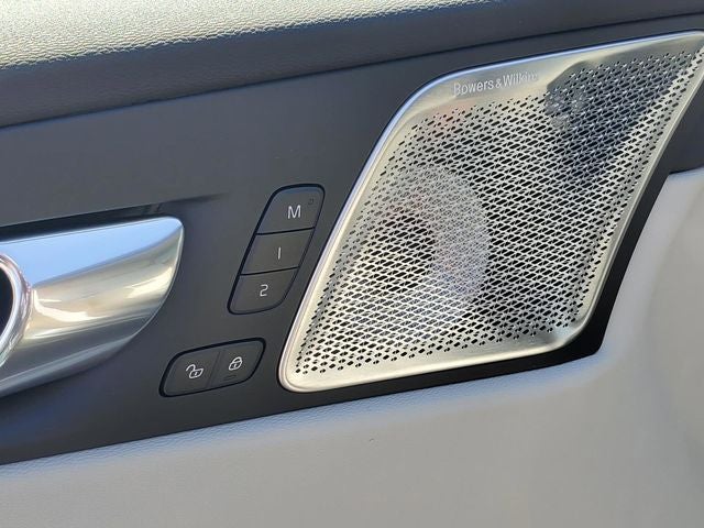 2026 Volvo XC60 Plug-In Hybrid T8 Ultra