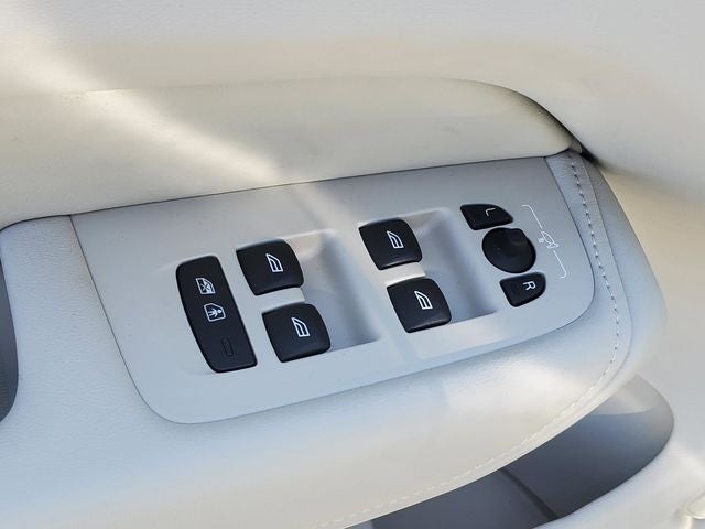 2026 Volvo XC60 Plug-In Hybrid T8 Ultra