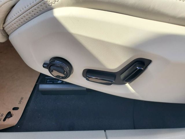 2026 Volvo XC60 Plug-In Hybrid T8 Ultra