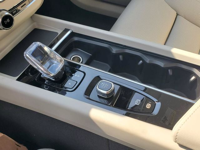 2026 Volvo XC60 Plug-In Hybrid T8 Ultra