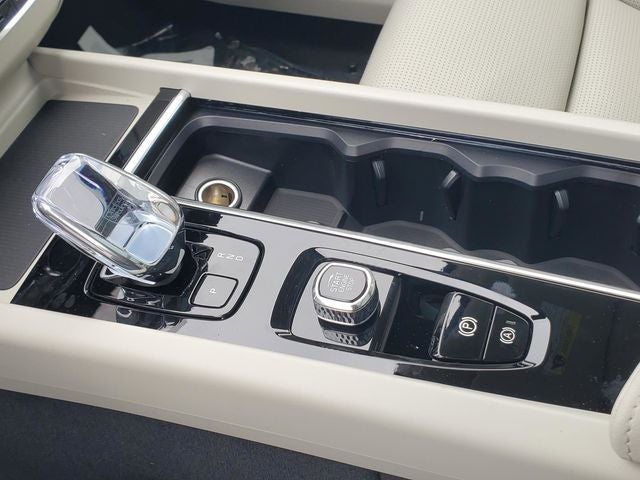 2026 Volvo XC60 Plug-In Hybrid T8 Ultra