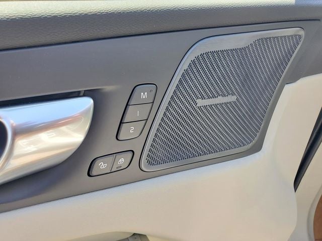 2026 Volvo XC60 Plug-In Hybrid T8 Ultra