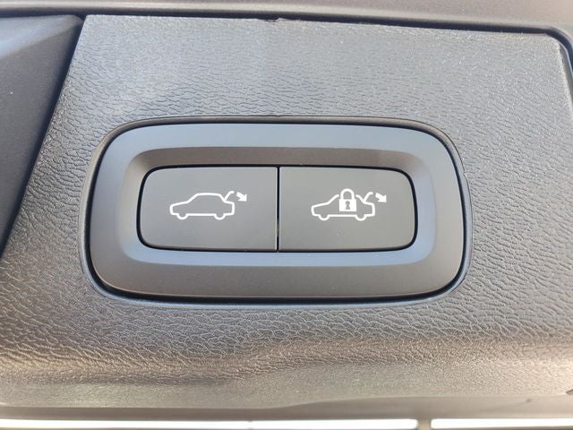 2026 Volvo XC60 Plug-In Hybrid T8 Ultra