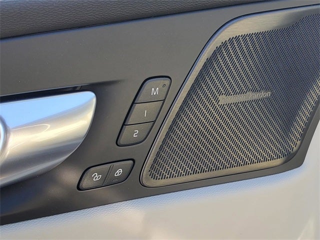 2026 Volvo XC60 Plug-In Hybrid T8 Ultra