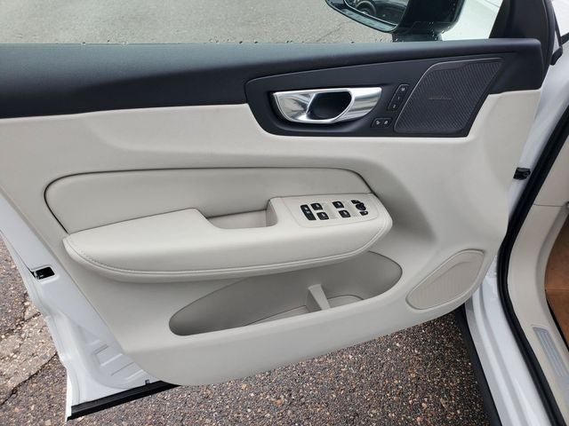 2026 Volvo XC60 Plug-In Hybrid T8 Ultra