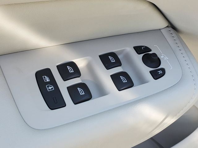 2026 Volvo XC60 Plug-In Hybrid T8 Ultra