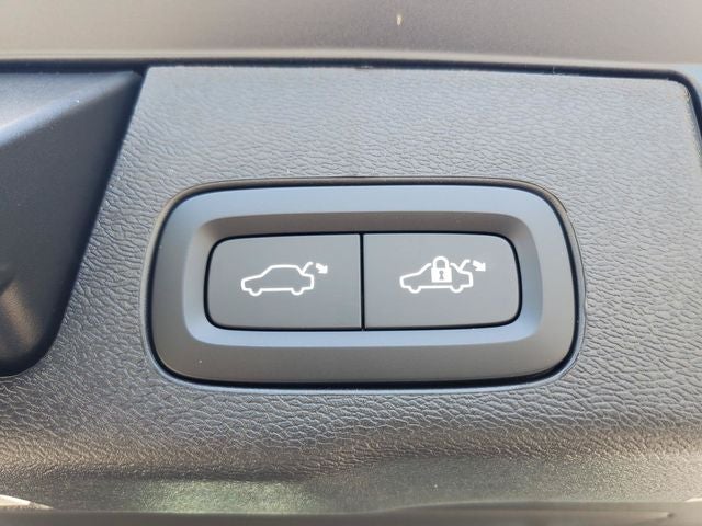 2026 Volvo XC60 Plug-In Hybrid T8 Ultra