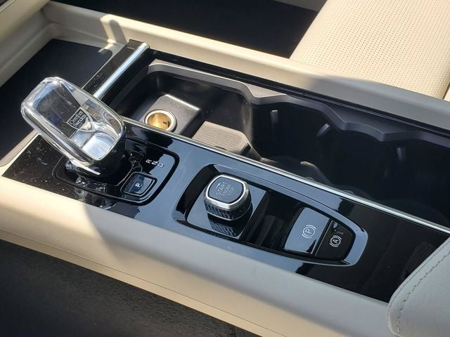2026 Volvo XC60 Plug-In Hybrid T8 Ultra
