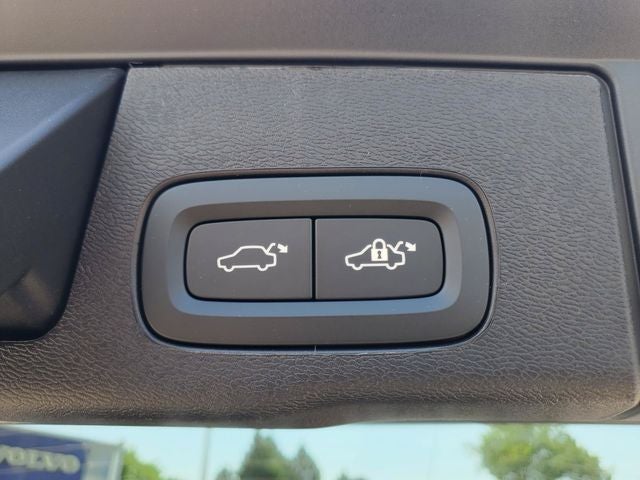 2026 Volvo XC60 Plug-In Hybrid T8 Ultra