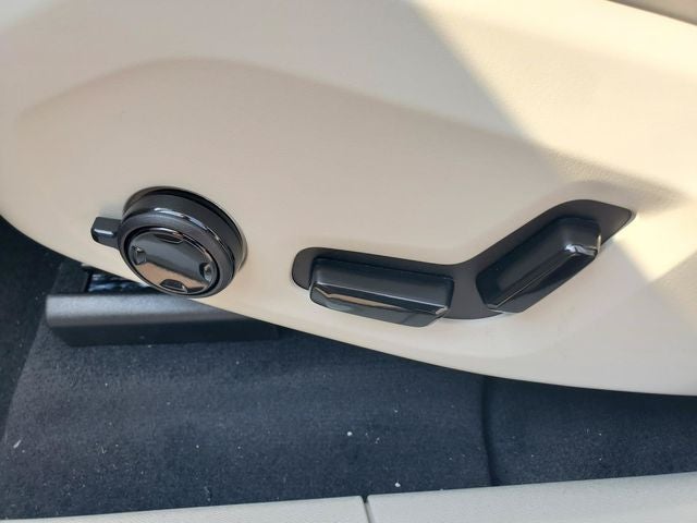 2026 Volvo XC60 Plug-In Hybrid T8 Ultra