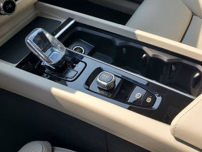 2026 Volvo XC60 Plug-In Hybrid T8 Ultra