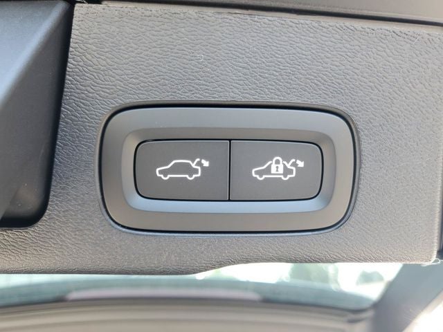 2026 Volvo XC60 Plug-In Hybrid T8 Ultra