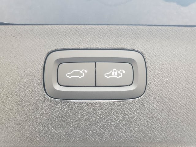 2027 Volvo XC90 Plug-In Hybrid T8 Plus 7 Passenger