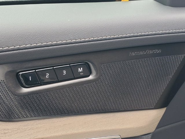 2027 Volvo XC90 T8 Plus 7-Seater