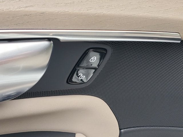 2027 Volvo XC90 T8 Plus 7-Seater